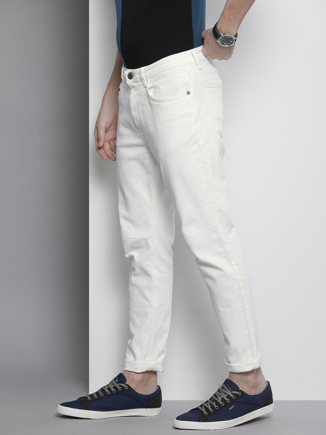 The Indian Garage Co Men Carrot Fit Light Fade Stretchable Jeans