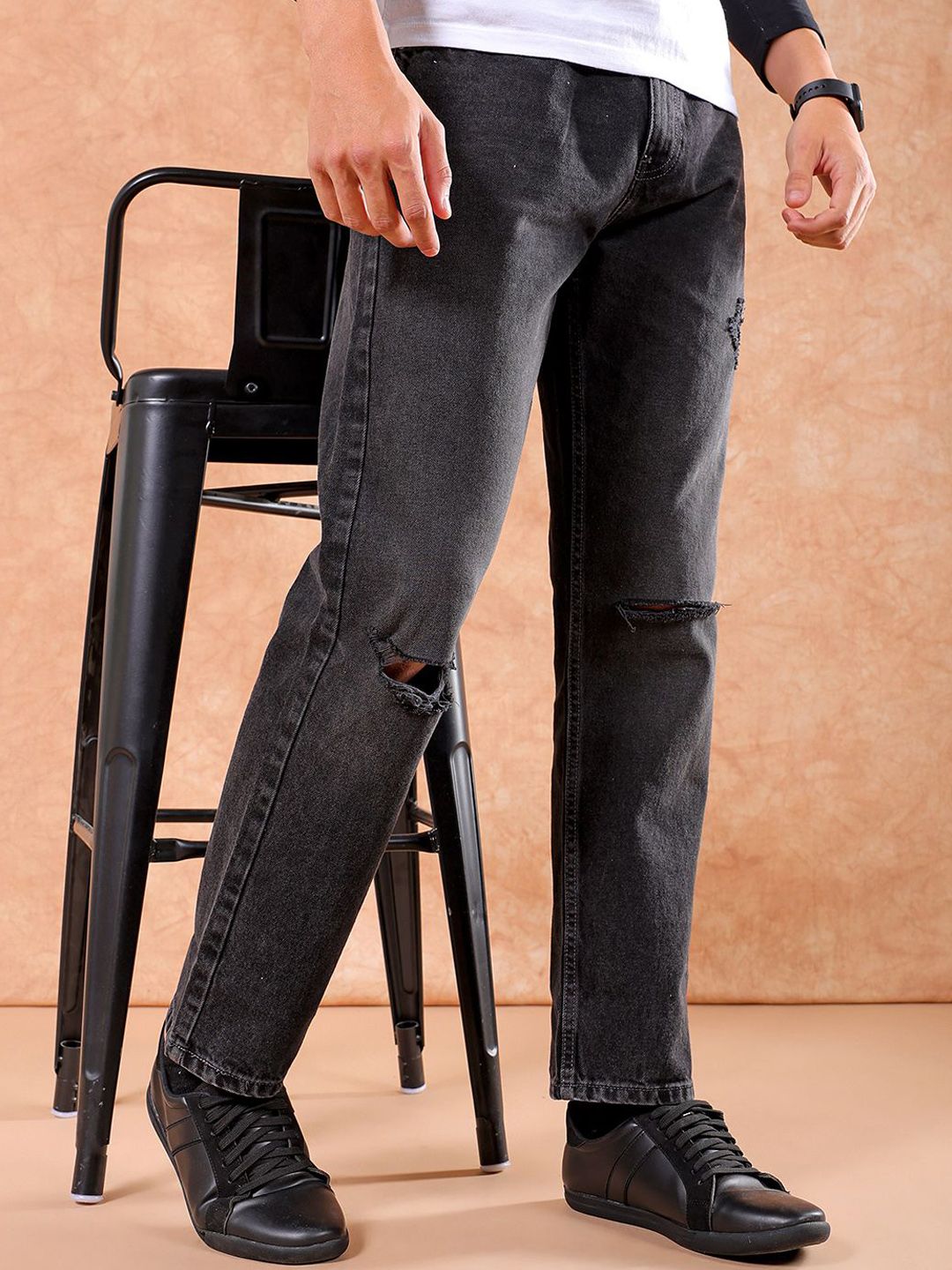 The Indian Garage Co Men Straight Fit Mid Rise Slash Knee Light Fade Pure Cotton Jeans
