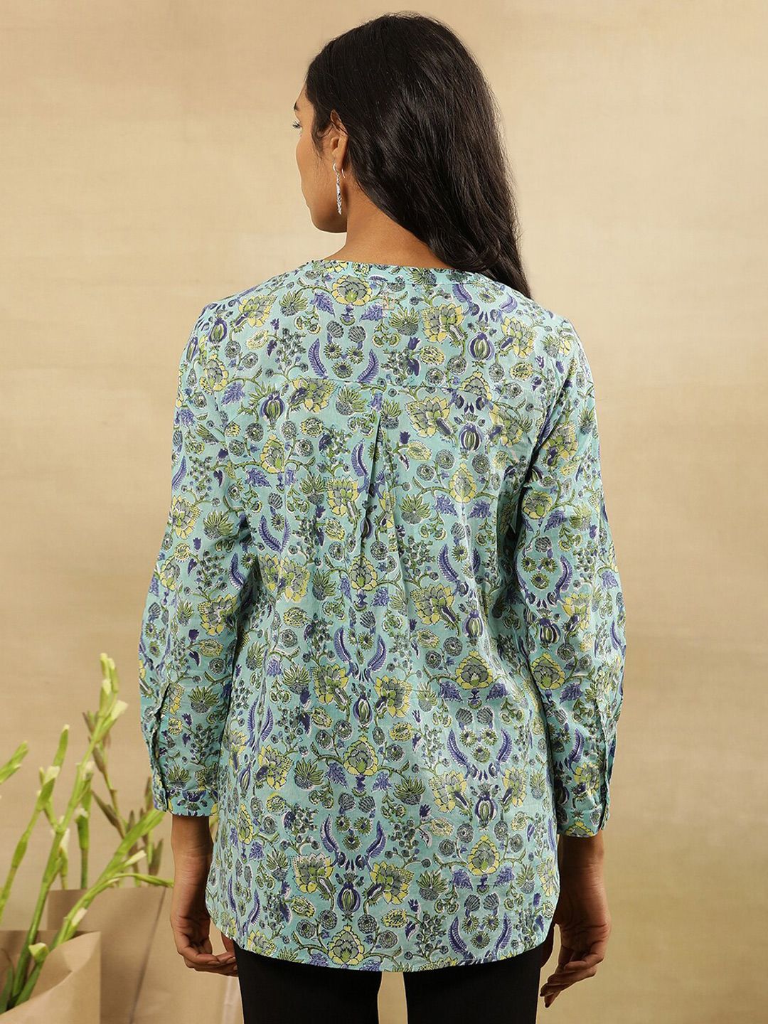 W Round Neck Floral Printed Cotton Top