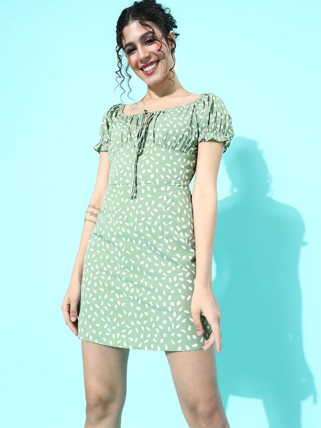 Berrylush Women Green & White Abstract Tie-Up Neck Bodycon Mini Dress