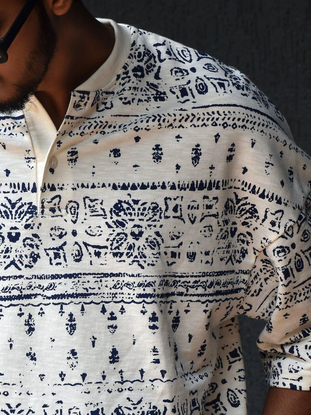 Powerlook White & Navy Blue Floral Printed Drop Shoulder Sleeves Oversized T-Shirt