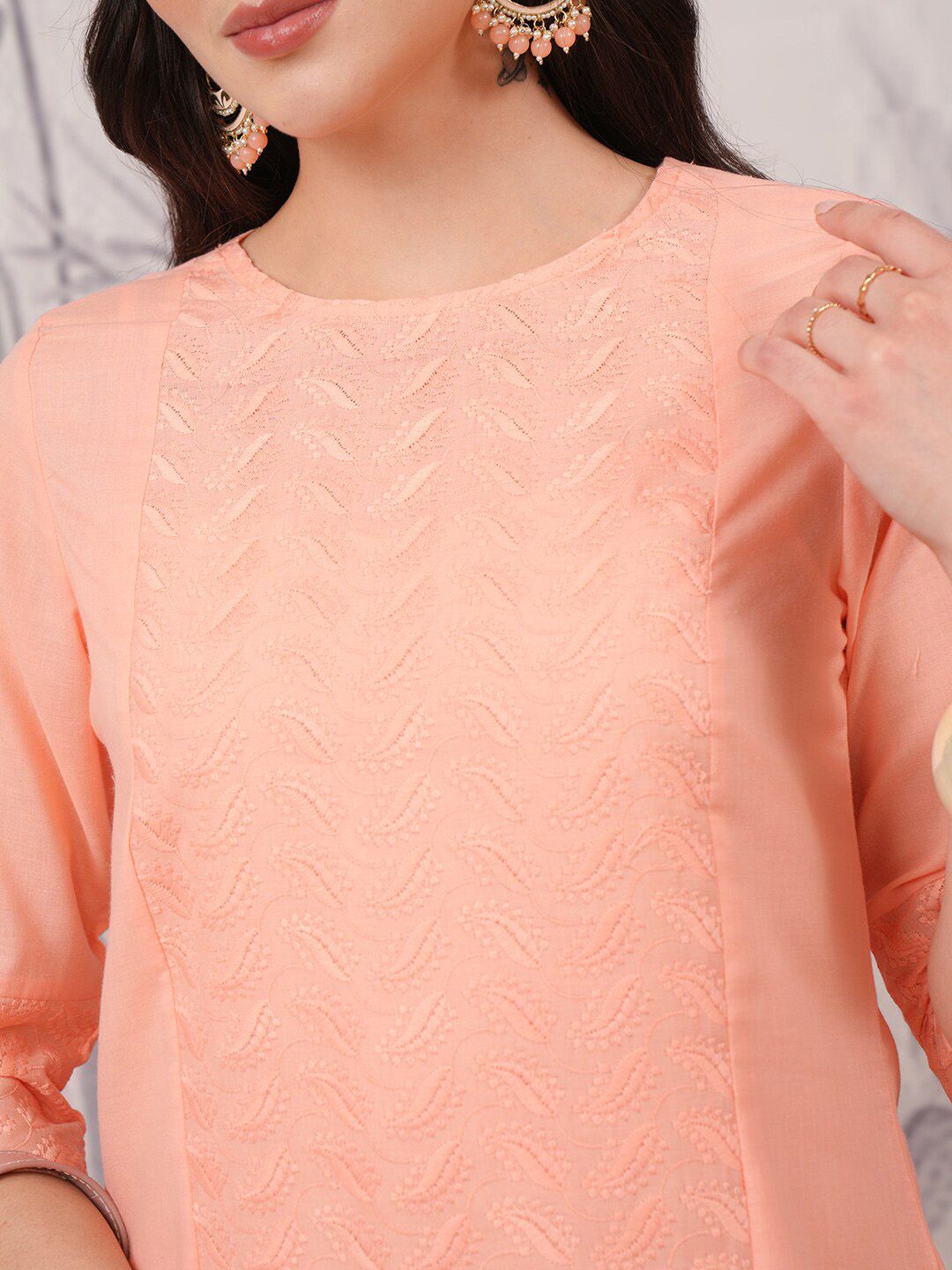 Vishudh Abstract Printed Round Neck Key Hole At Back Straight Kurta