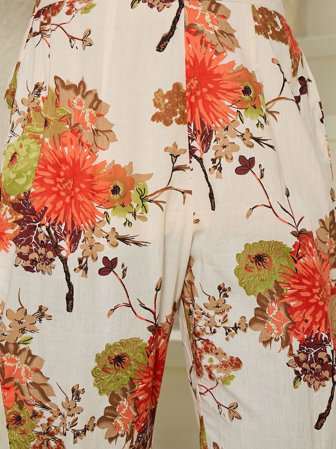 Indo Era Floral Printed V-Neck Pure Cotton Straight Kurta with Trousers