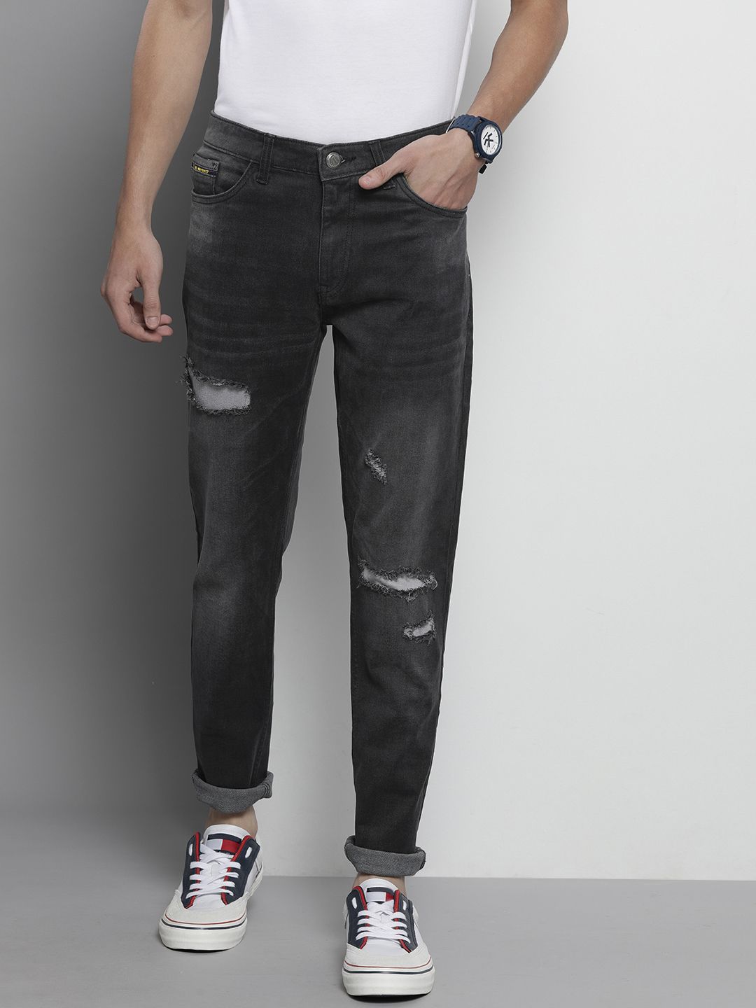 The Indian Garage Co Men Black Slim Fit Low Distress Light Fade Streachable Jeans