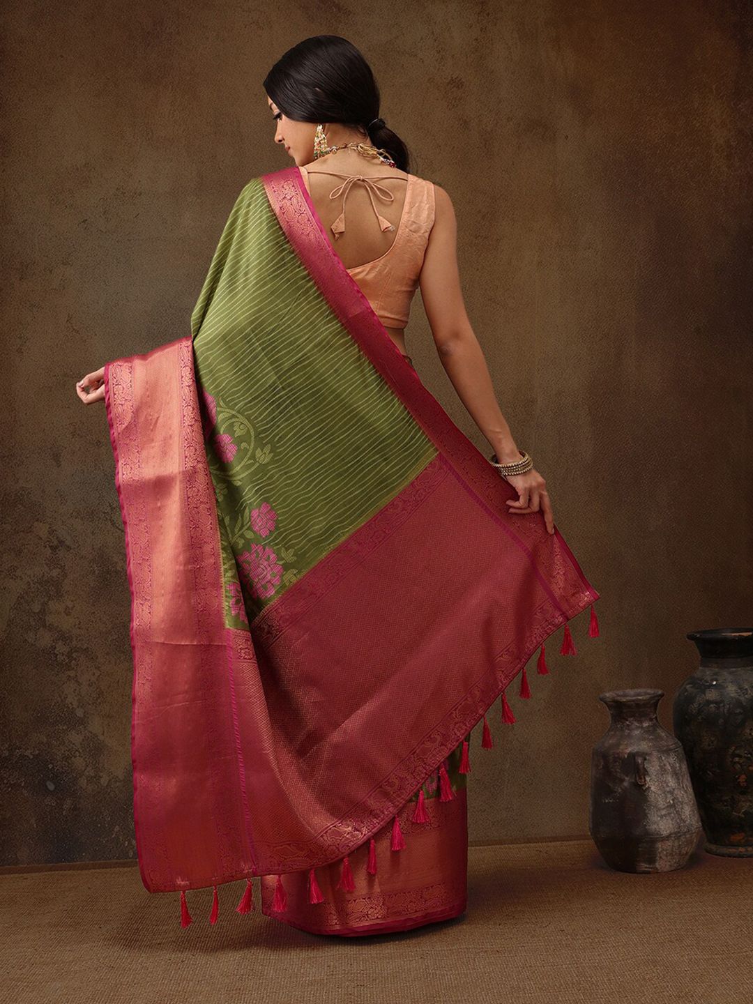 Silk Land Floral Kanjeewaram Silk Silk Digital Print saree