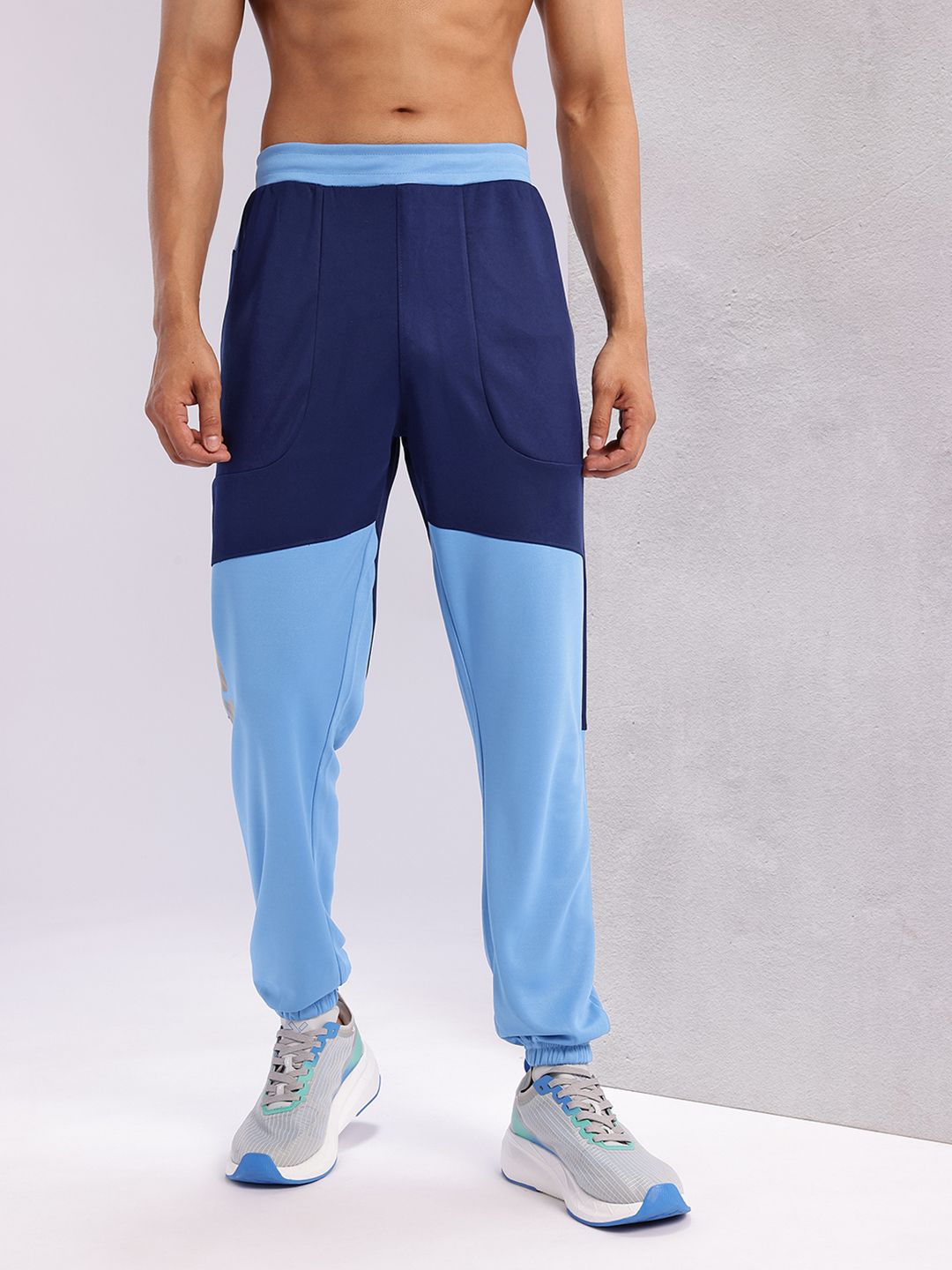 HRX by Hrithik Roshan Men Colourblocked Rapid-Dry Running Joggers