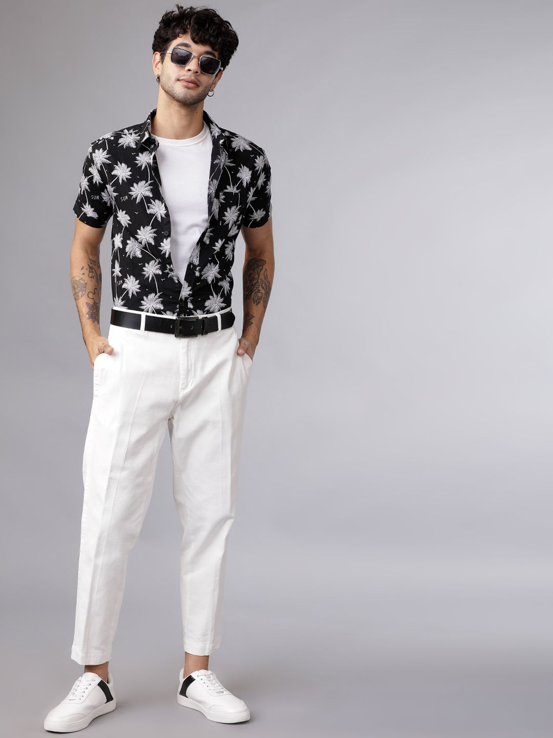 HIGHLANDER Men Black & White Slim Fit Printed Casual Shirt