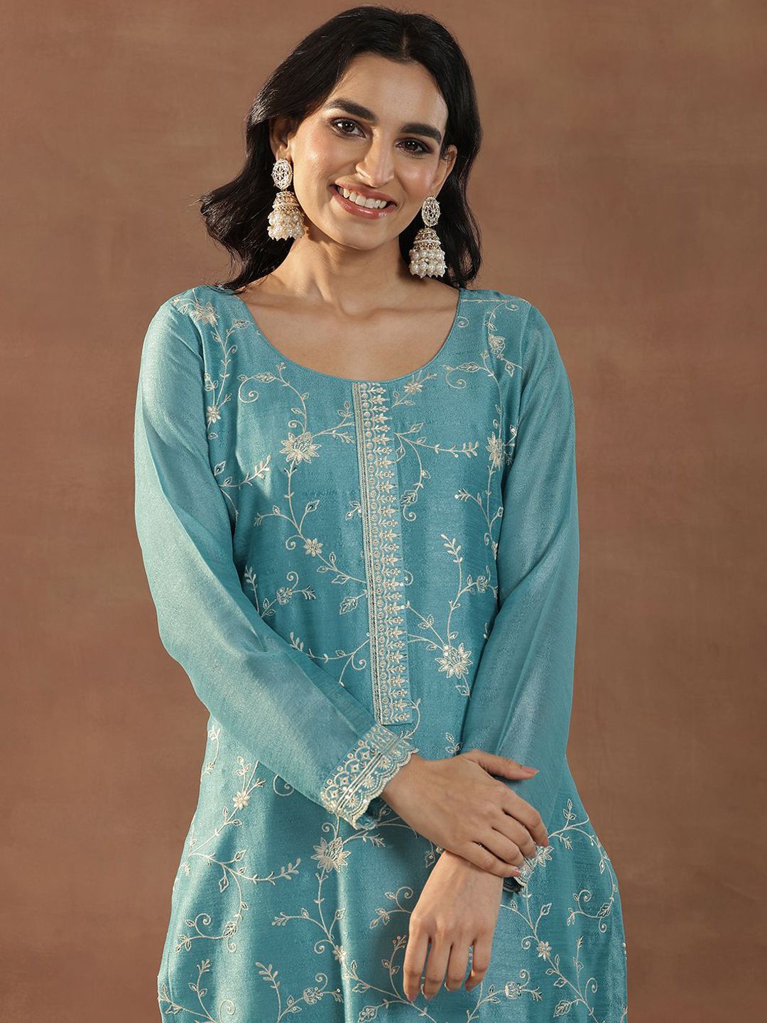 Libas Women Floral Embroidered Regular Sequinned Kurta with Trousers & With Dupatta