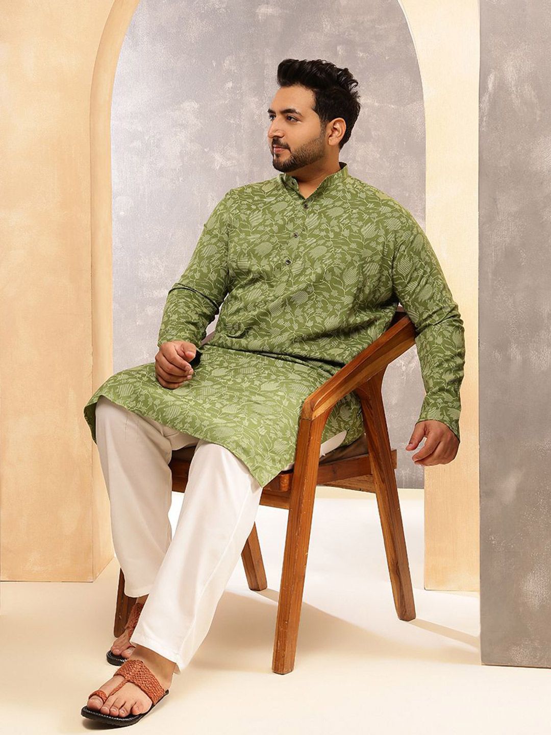 SOJANYA PLUS Floral Printed Mandarin Collar Straight Kurta