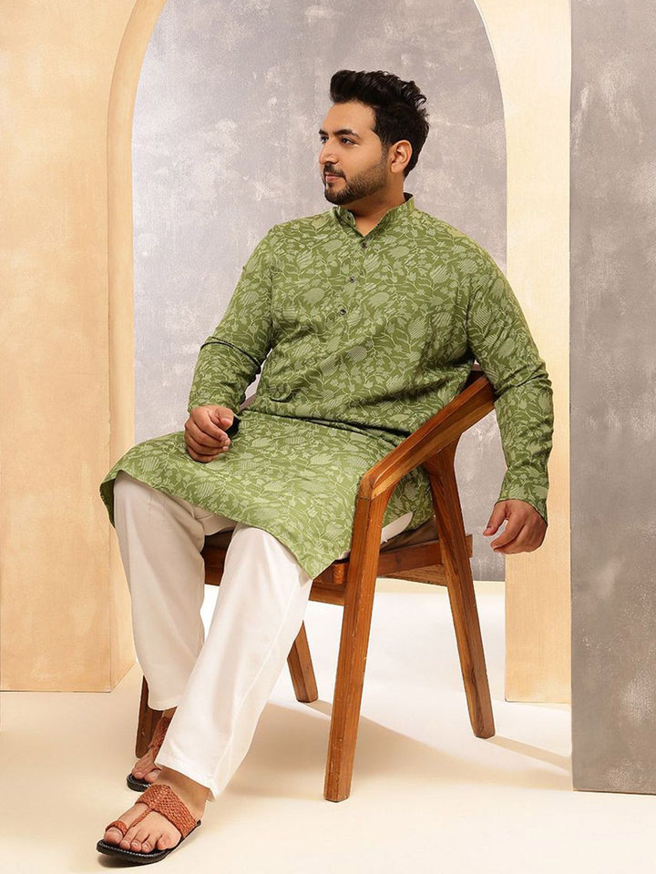 SOJANYA PLUS Floral Printed Mandarin Collar Straight Kurta