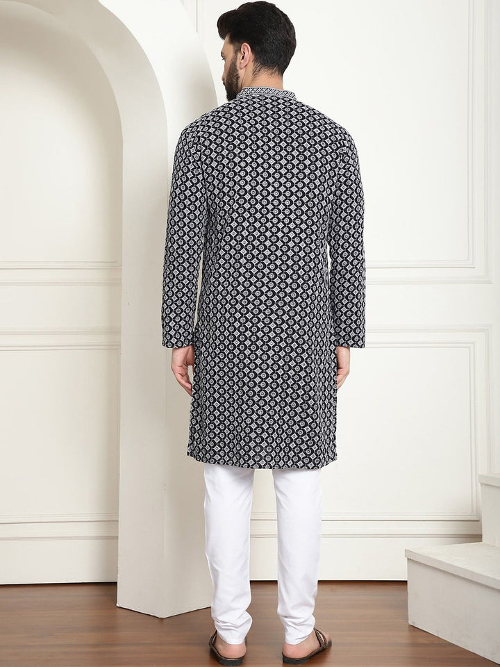 SOJANYA Floral Embroidered Regular Thread Work Pure Cotton Kurta with Churidar
