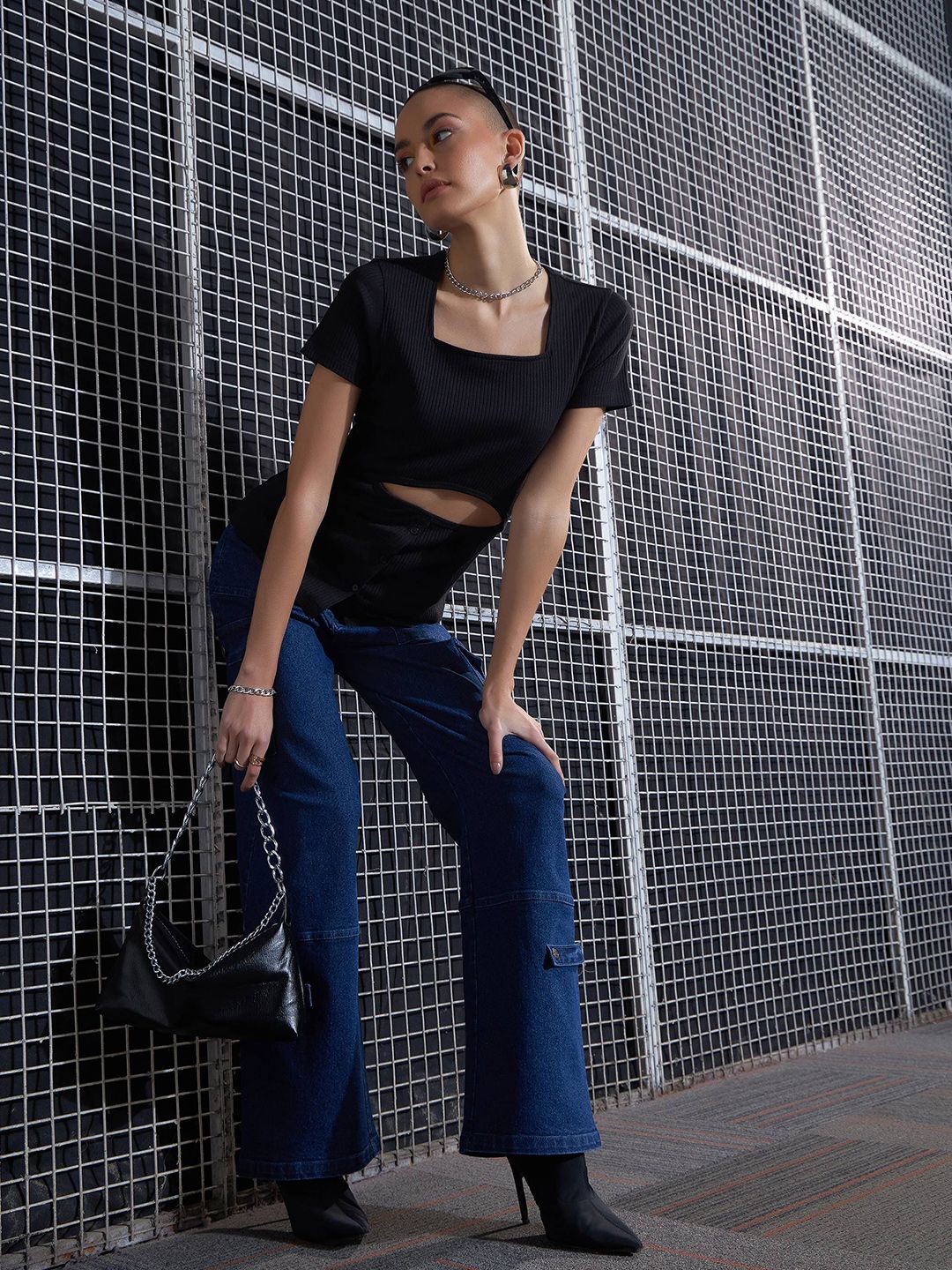 SASSAFRAS Black Square Neck Cut-Out Top