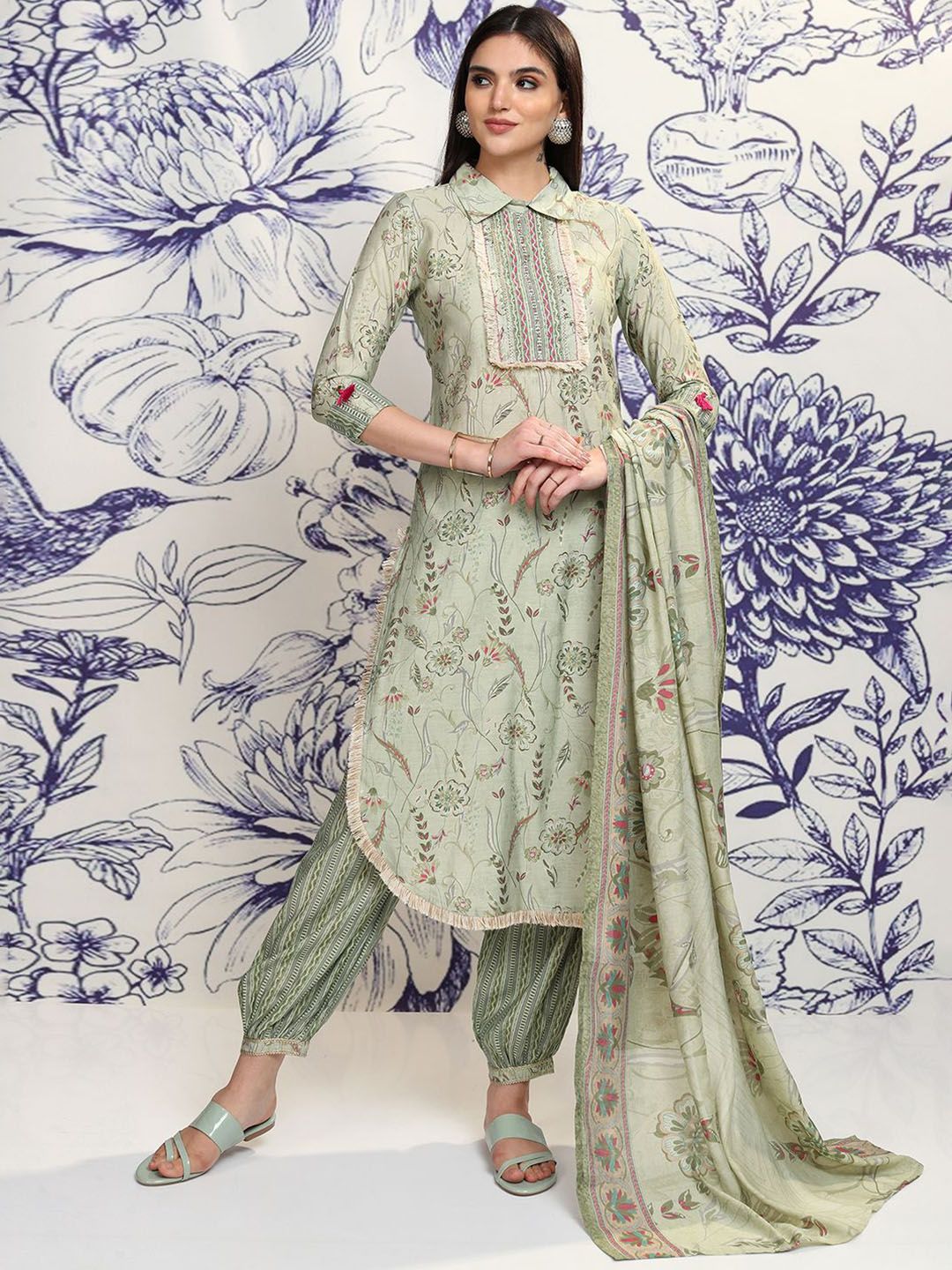 Vishudh Green & Red Floral Printed Regular Thread Work Kurta with Trousers & With Dupatta