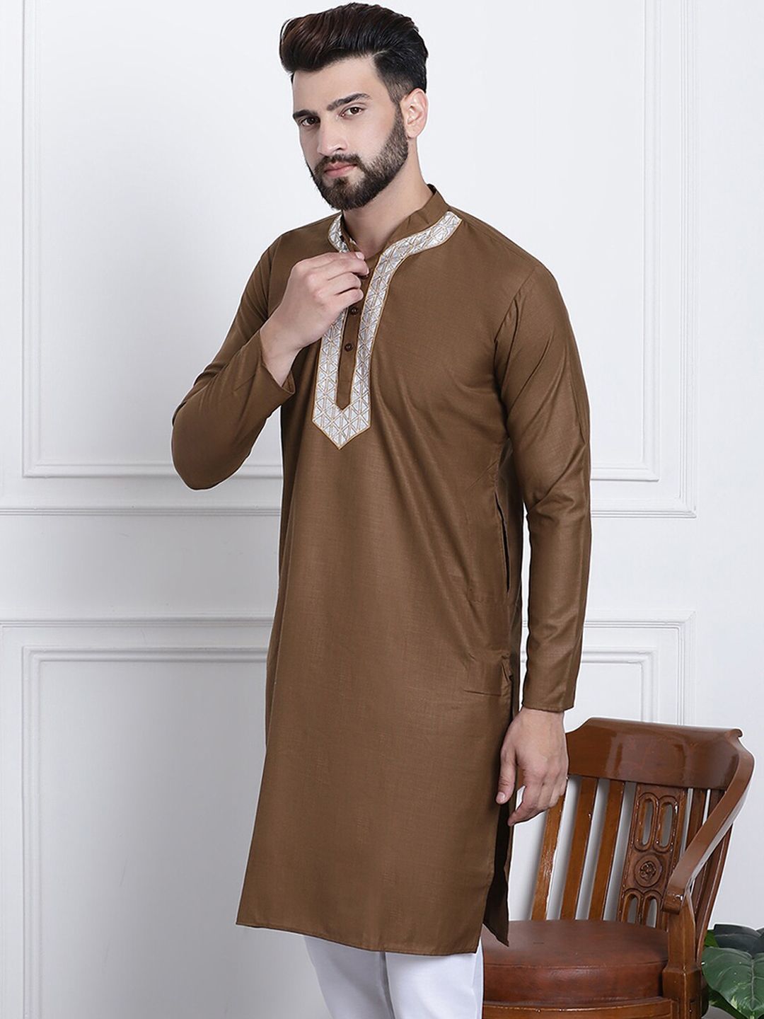 SOJANYA Band Collar Geometric Thread Work Cotton Kurta