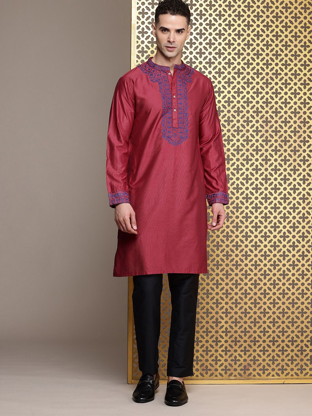 House of Pataudi Indie Floral Embroidered Jashn Kurta