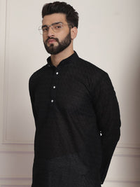 SOJANYA Men Black Chikankari Kurta