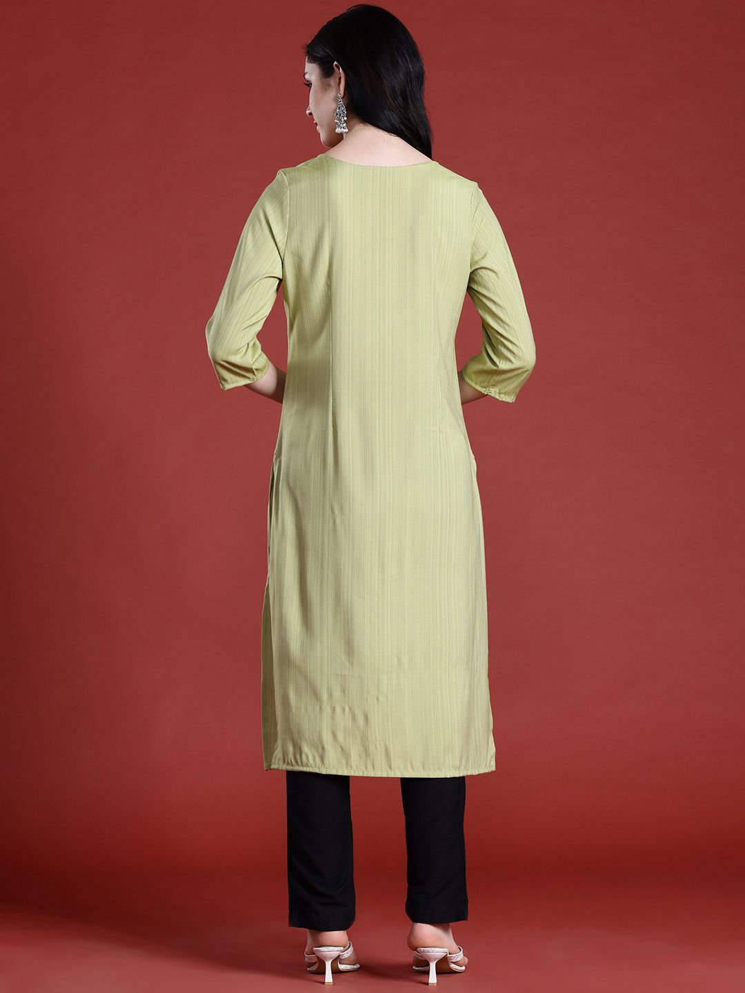 Anouk Floral Yoke Design Thread Work Detail Straight Kurta
