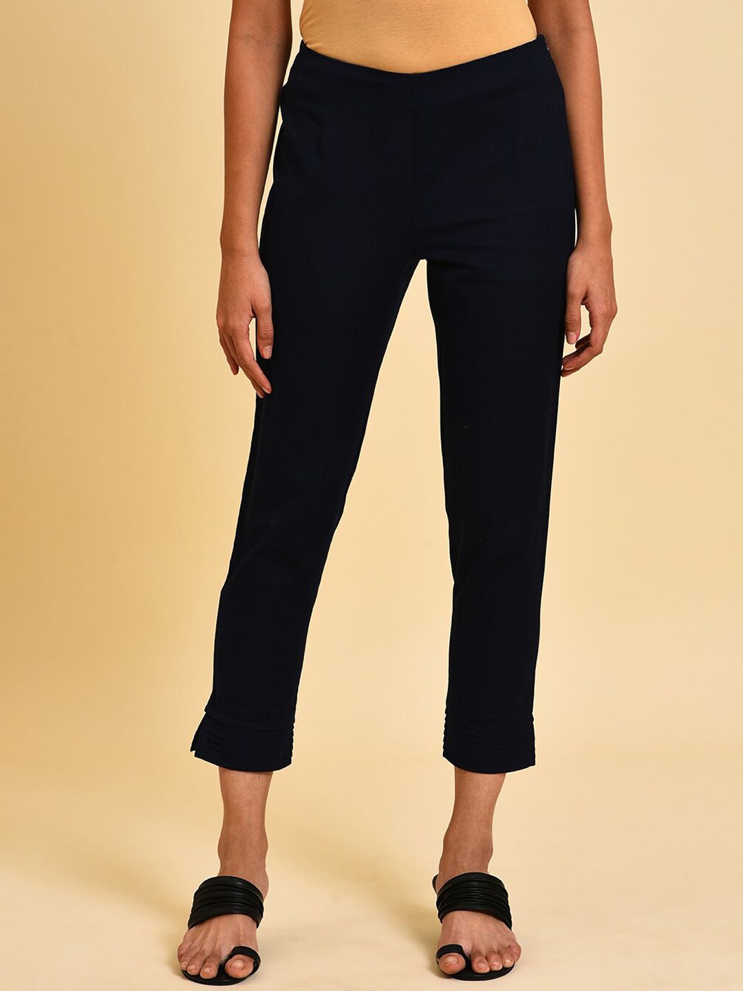 W Women Slim Fit Mid-Rise Cropped Trousers