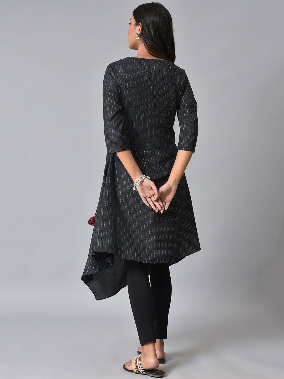 W Geometric Printed Thread Work Kurta With Leggings