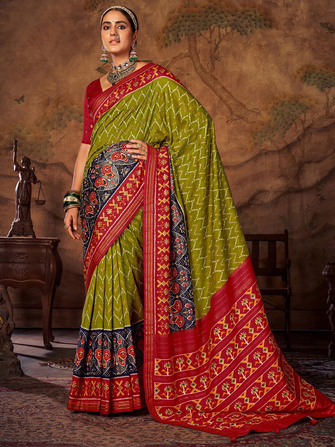 Saree mall Ethnic Motifs Printed Silk Blend Patola Sarees