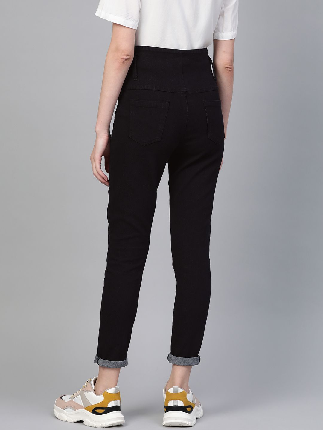 SASSAFRAS Women Black Slim Fit High-Rise Clean Look Stretchable Jeans