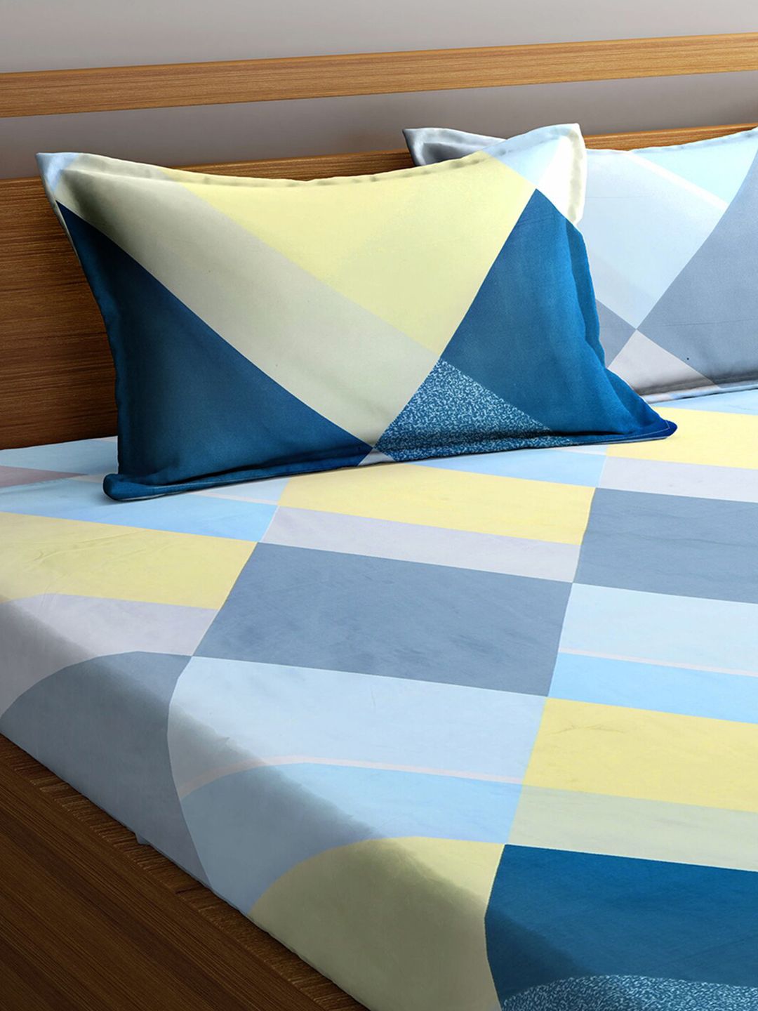 KLOTTHE Blue & Yellow Geometric Printed 300 TC Double King Bedsheet With 2 Pillow Covers