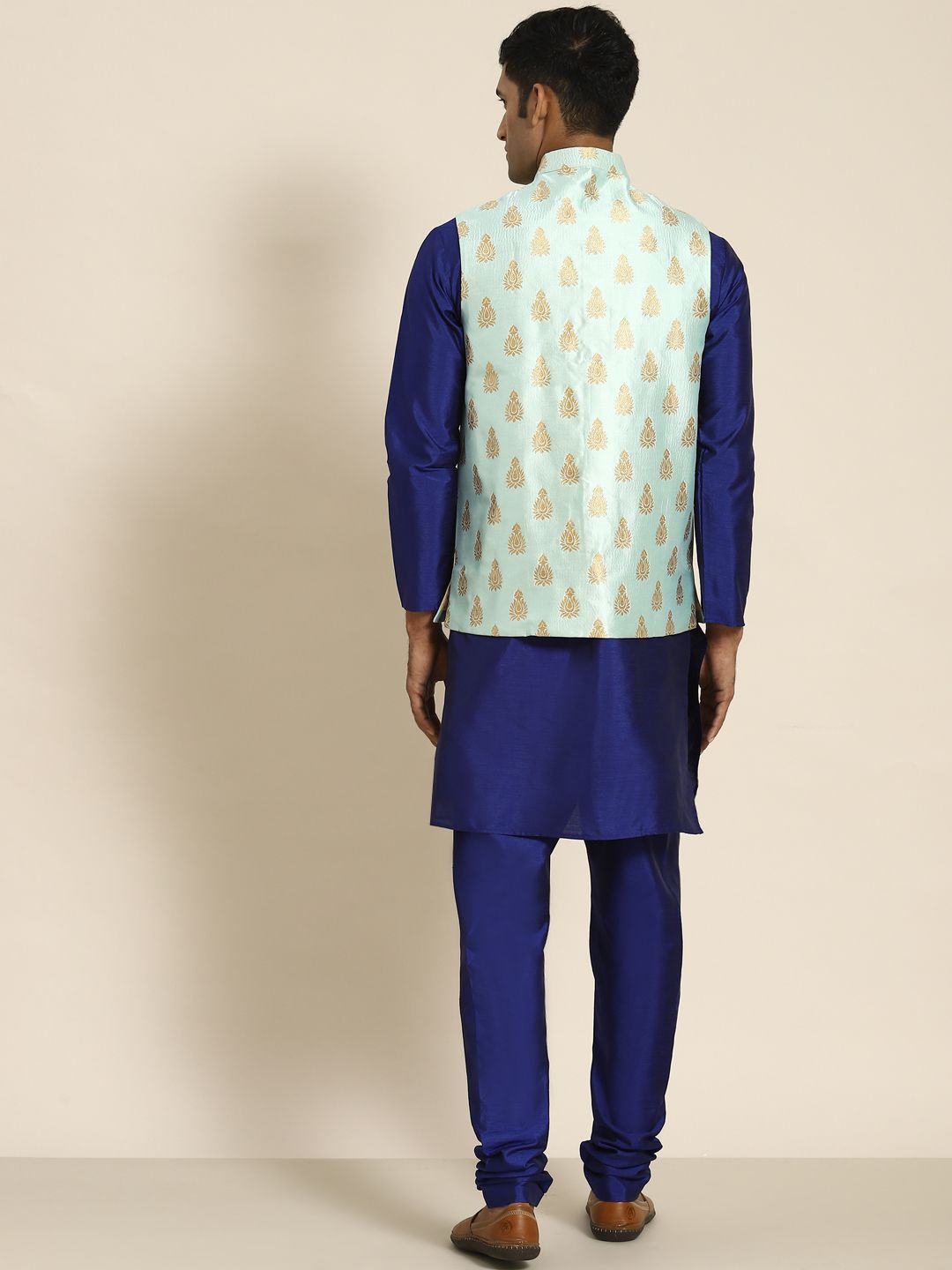 SOJANYA Men Navy Blue Kurta with Churidar