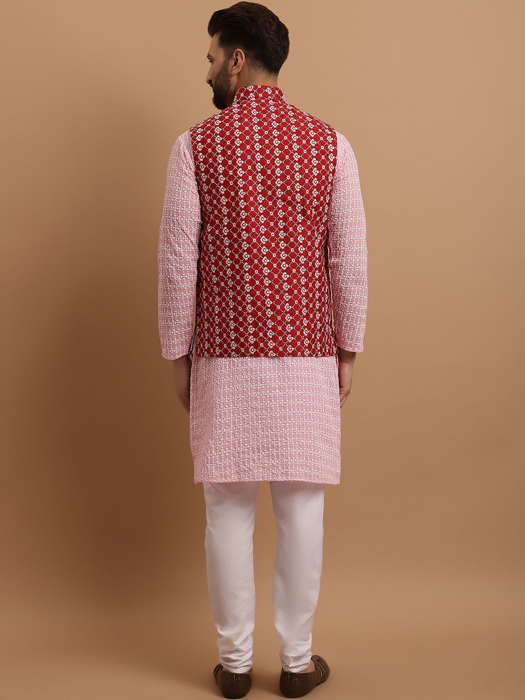 SOJANYA Men Ethnic Motifs Embroidered Pure Cotton Kurta With Pyjamas & Nehru Jacket