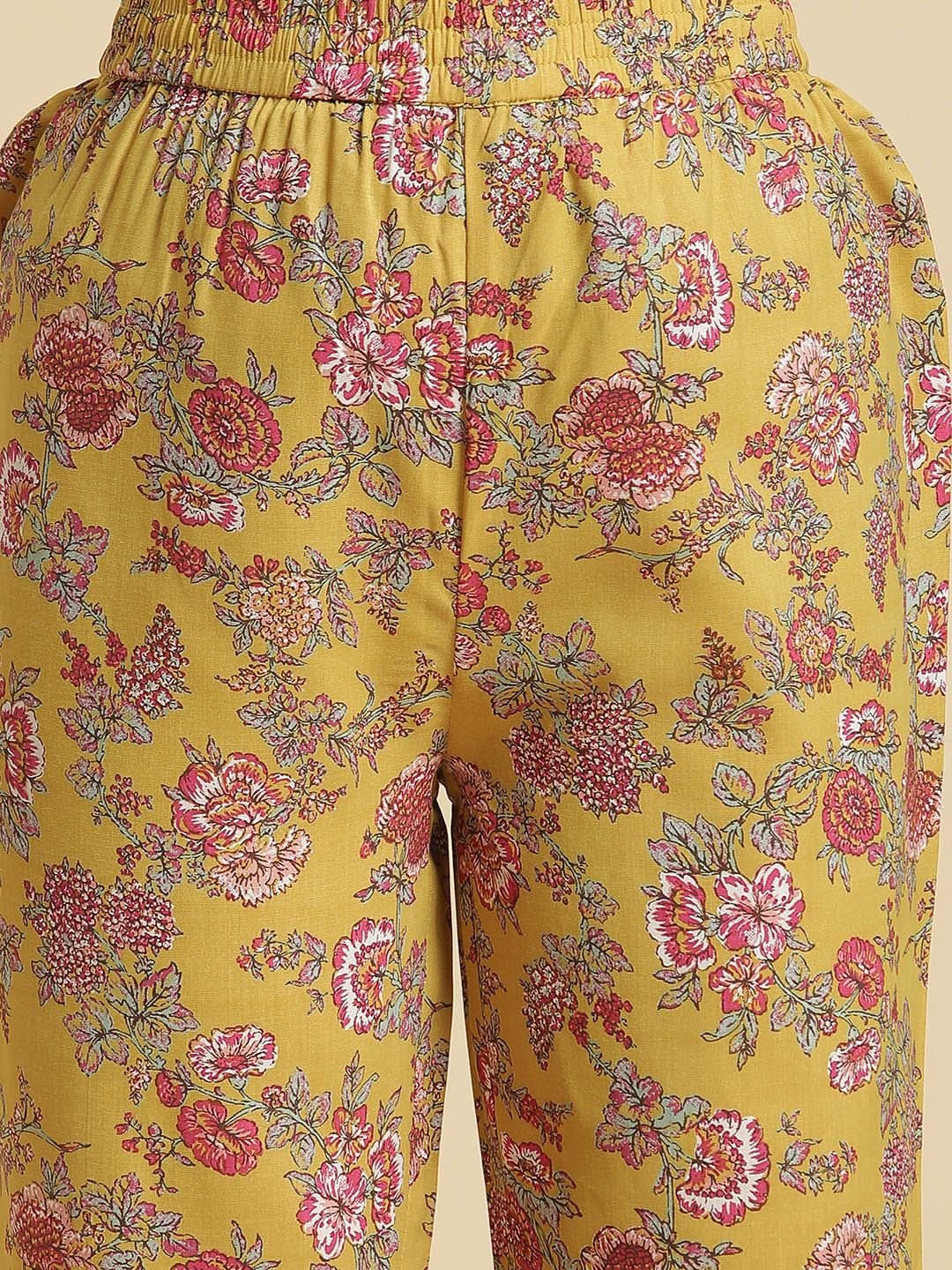W Floral Printed Regular Gotta Patti Detail Kurta With Trousers & Dupatta