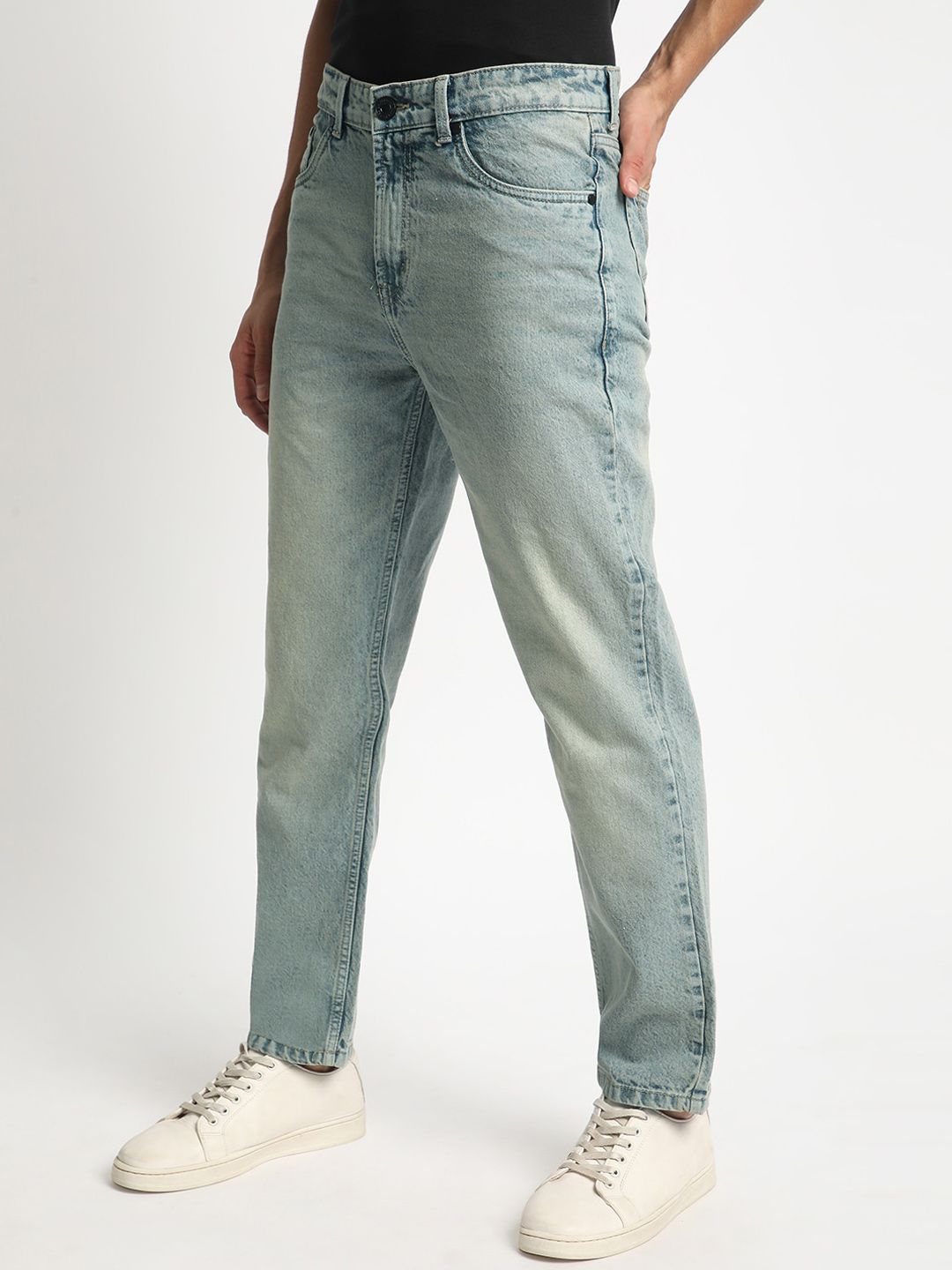 Bene Kleed Men Relaxed Fit Clean Look Heavy Fade Whiskers Pure Cotton Tinted Jeans