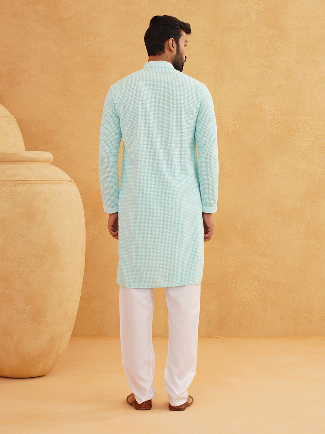 SOJANYA Benang Sulam Geometrik Berfungsi Kurta Kapas Tulen dengan Churidar