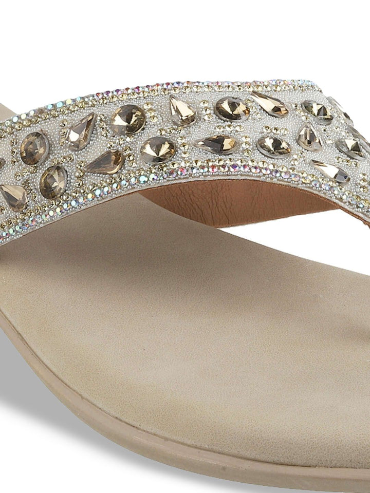 Metro Women Embellished Wedge Flats