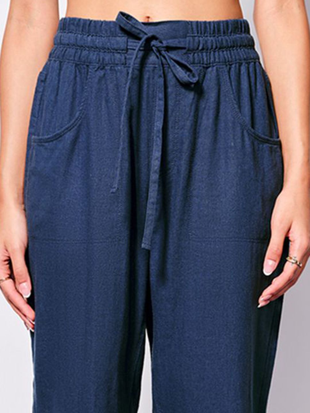 AND Women Mid-Rise Trouser