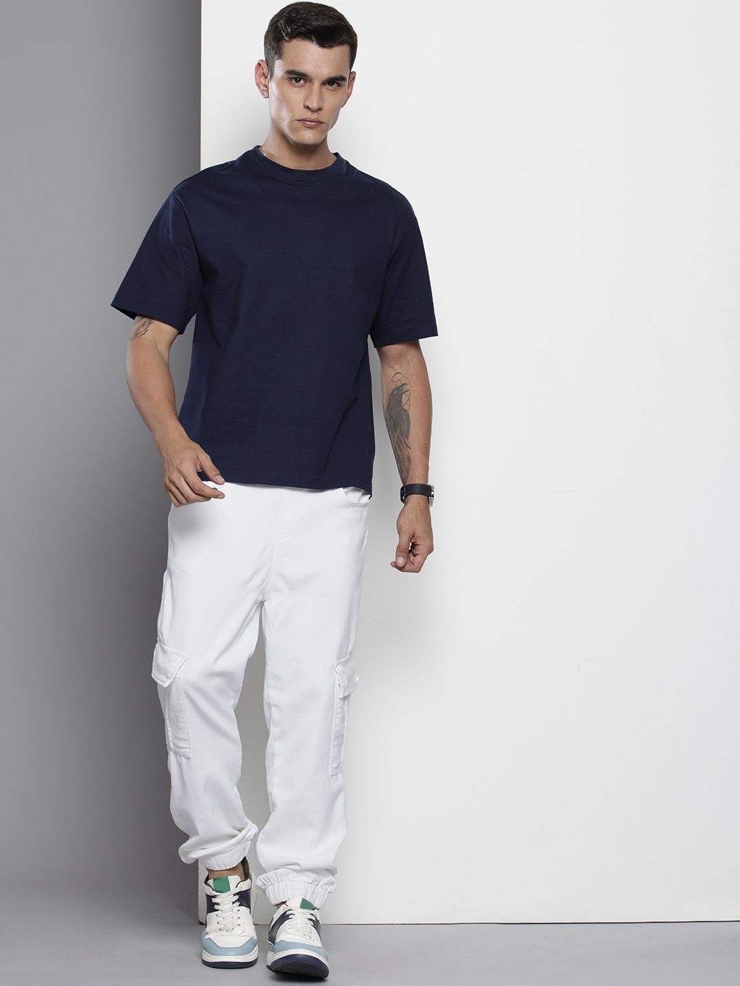 The Indian Garage Co Men Stretchable Cargo Jeans