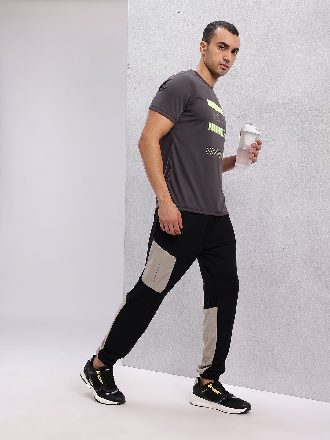 HRX by Hrithik Roshan Men Colourblocked Mid-Rise Rapid-Dry Regular Fit Running Joggers