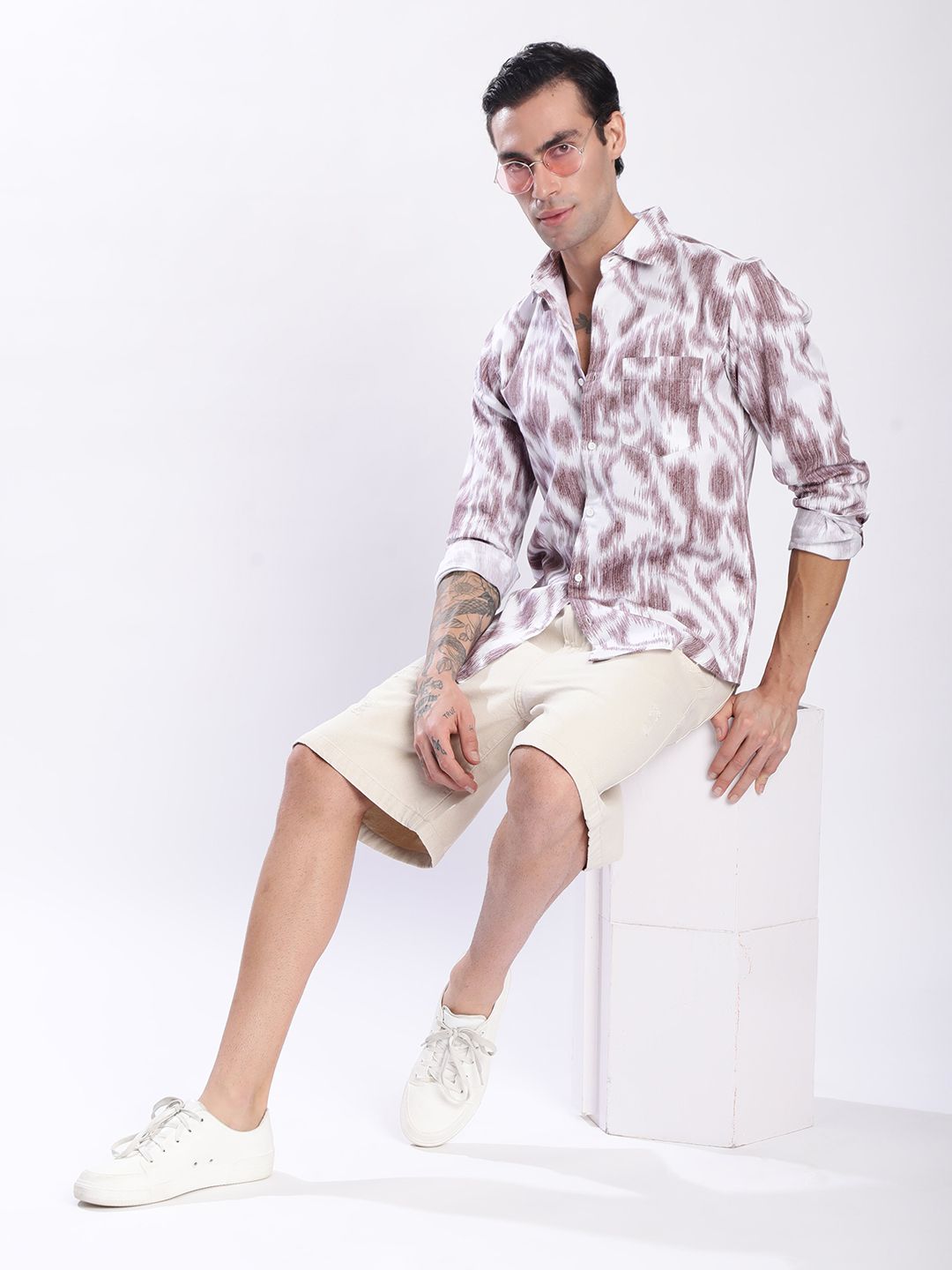 Bene Kleed Men Abstract Printed Spread Collar Slim Fit Printed Casual Shirt