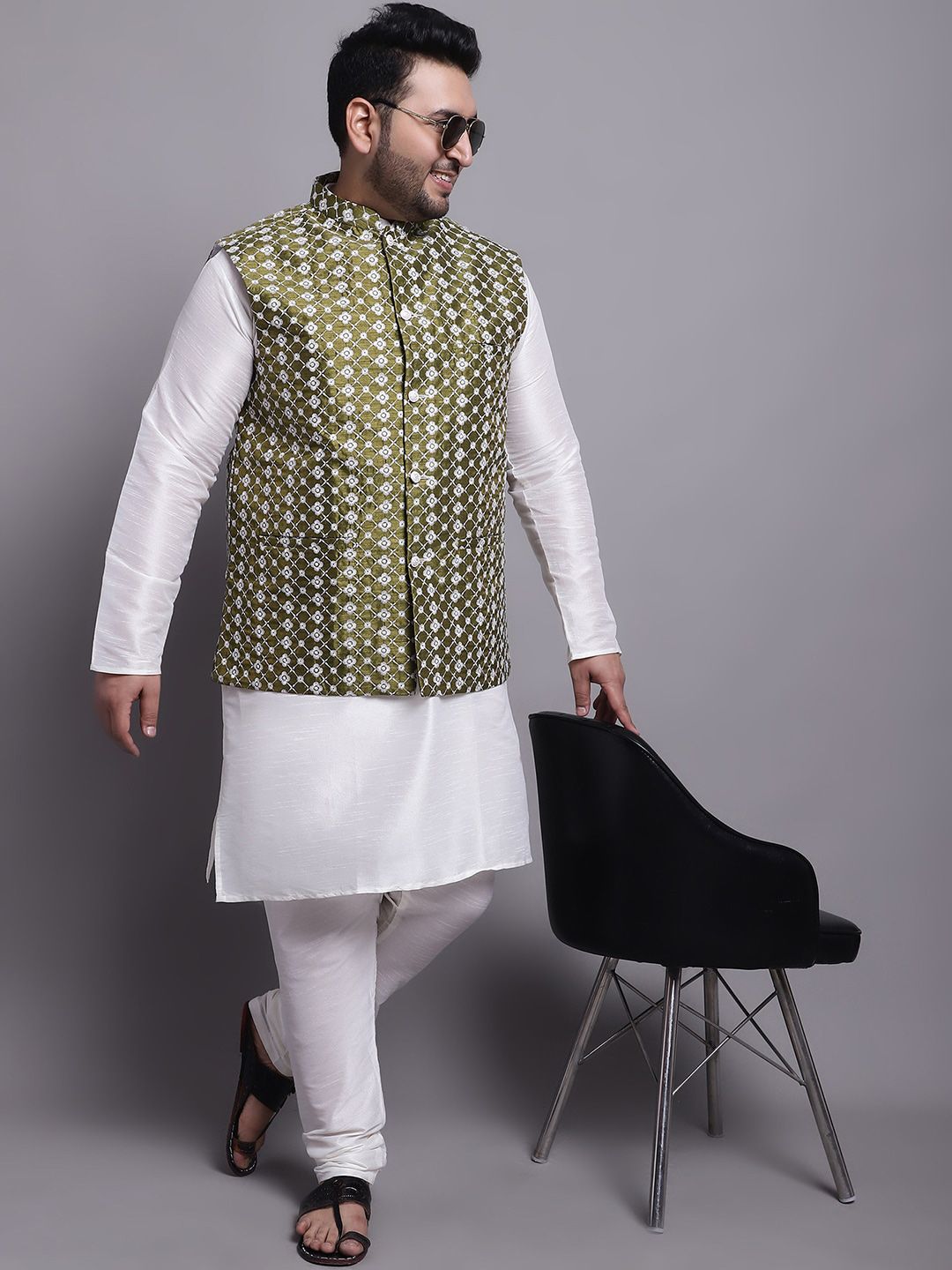 Kurta Biasa SOJANYA PLUS dengan Piyama & Nehrujacket