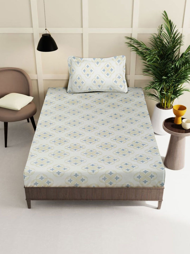 KLOTTHE Cream & Green Geometric Cotton 400 TC Fitted Single Bedsheet With Pillow Cover