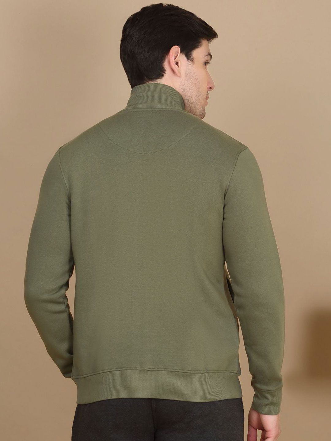 Impian manis lelaki mengejek sweatshirt kolar