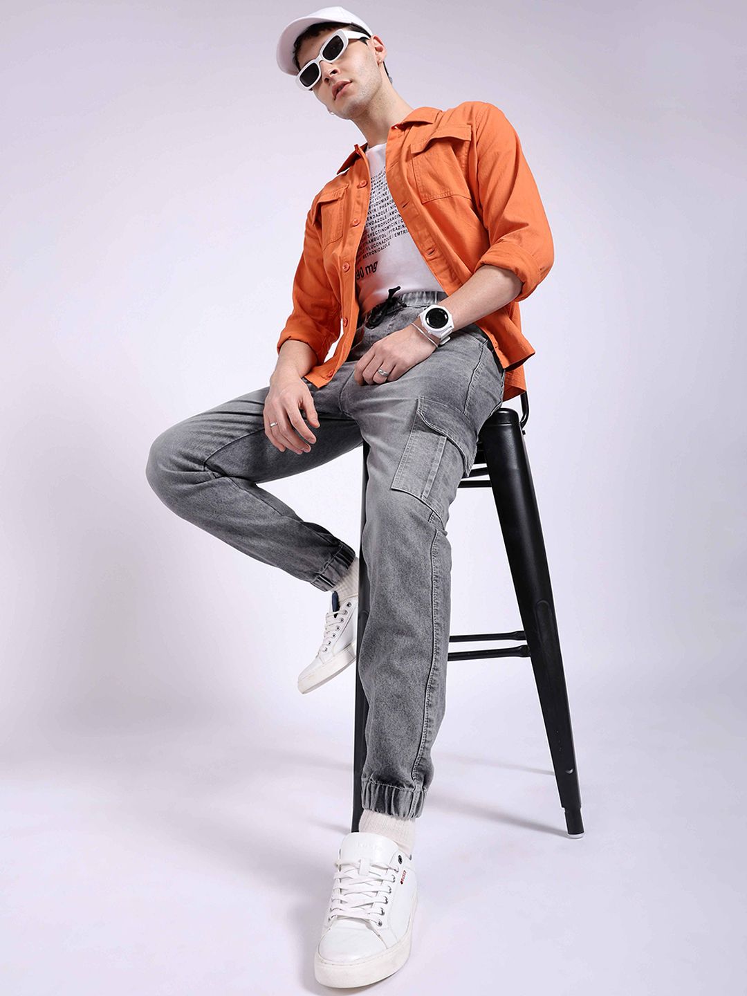 The Indian Garage Co Men Mid-Rise Clean Look Light Fade Stretchable Cargo Jogger Jeans