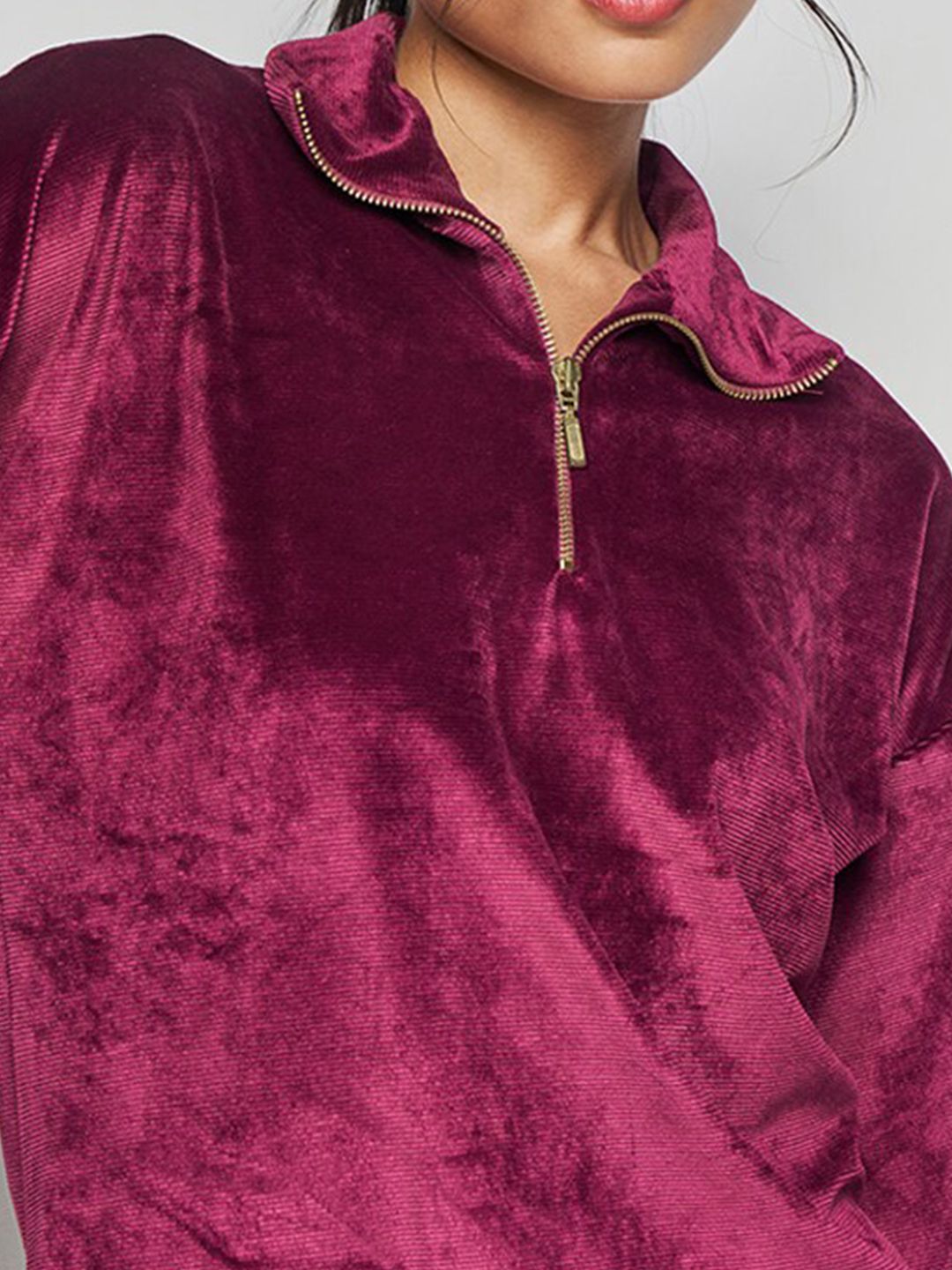 AND Shirt Collar Cuffed Sleeves Top