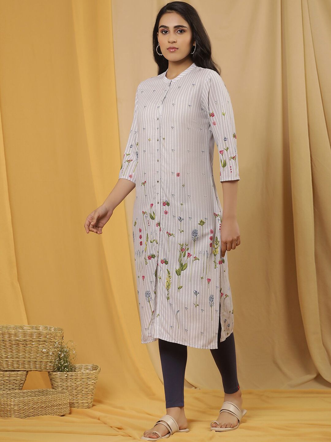 W Floral Printed Regular Kurta