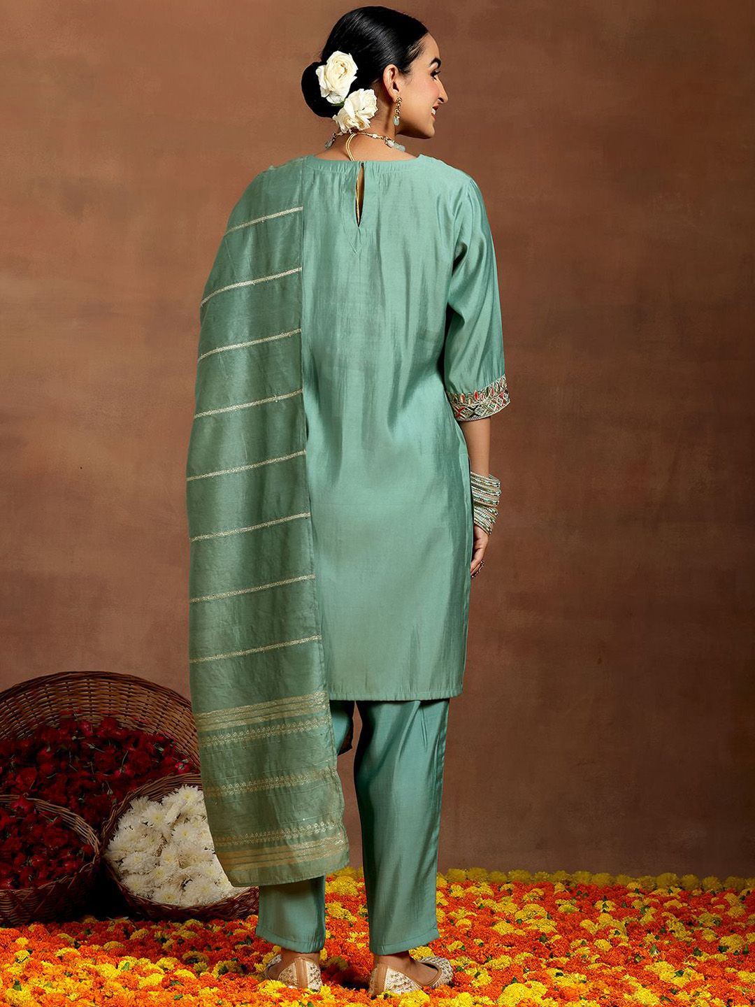 Libas Ethnic Motifs Embroidered Thread Work Straight Kurta with Trousers & With Dupatta