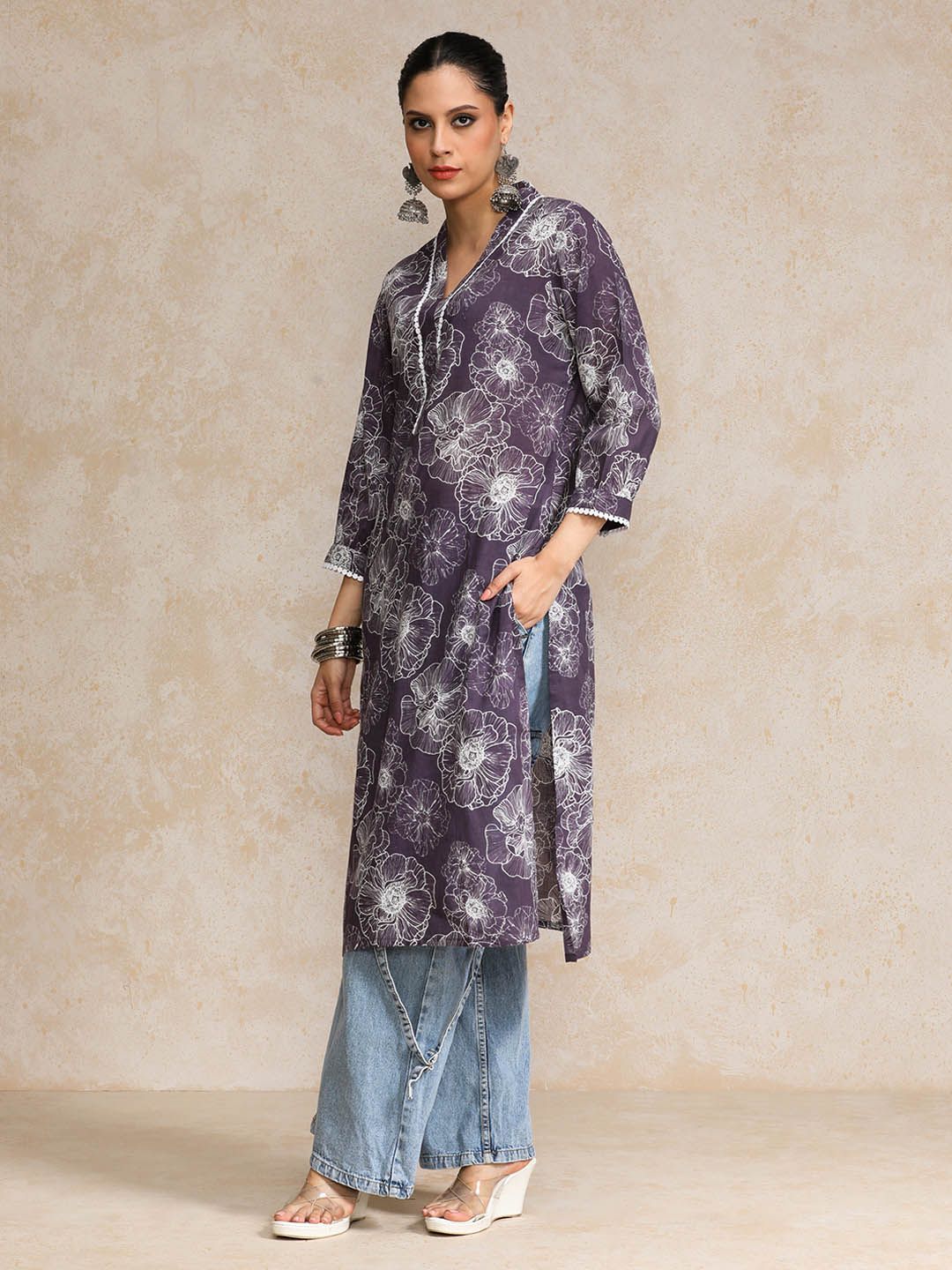 Varanga Floral Printed V-Neck Straight Cotton Kurta