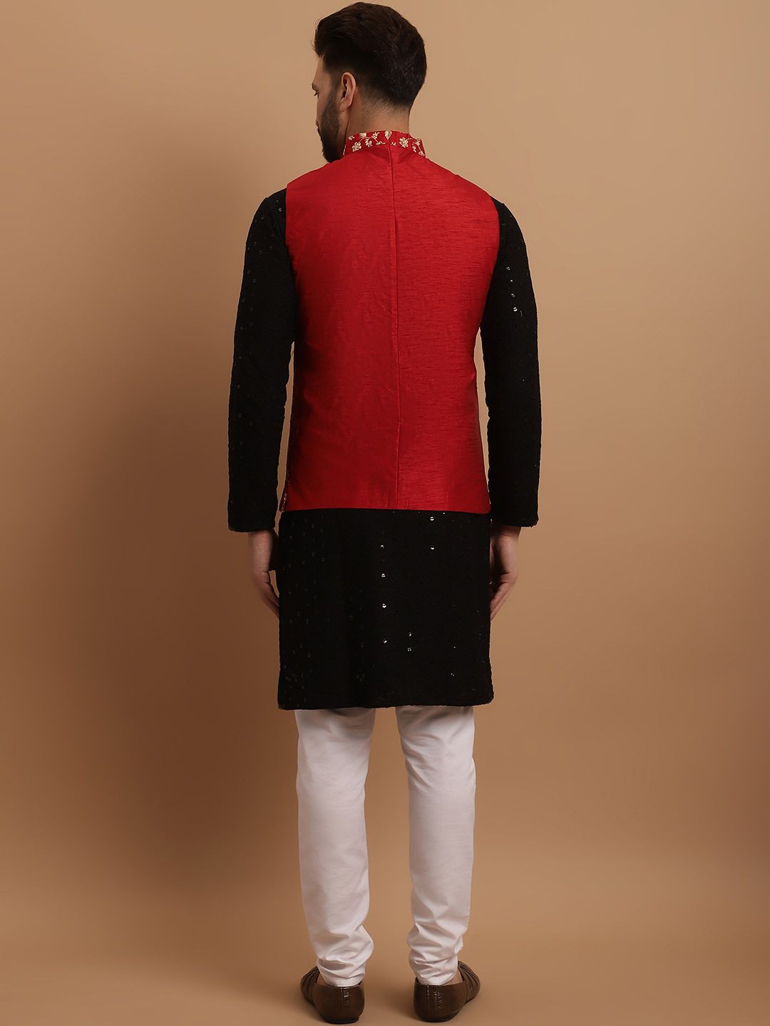 SOJANYA Kurta Kapas Sulaman Motif Etnik dengan Jaket Churidar & Nehru Bersulam