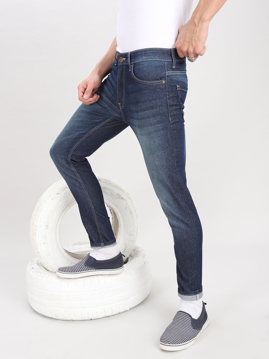 The Indian Garage Co Men Blue Slim Fit Low-Rise Clean Look Stretchable Jeans