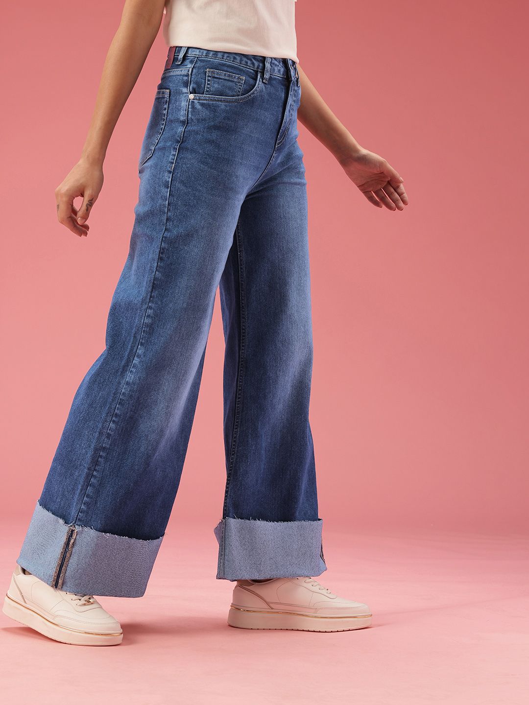 DressBerry Women Flared Fit Light Fade Stretchable Jeans