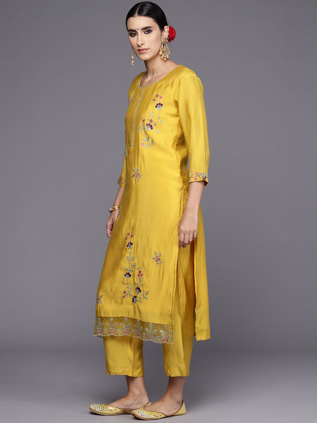 Indo Era Women Floral Embroidered Regular Thread Work Kurta with Trousers & Dupatta