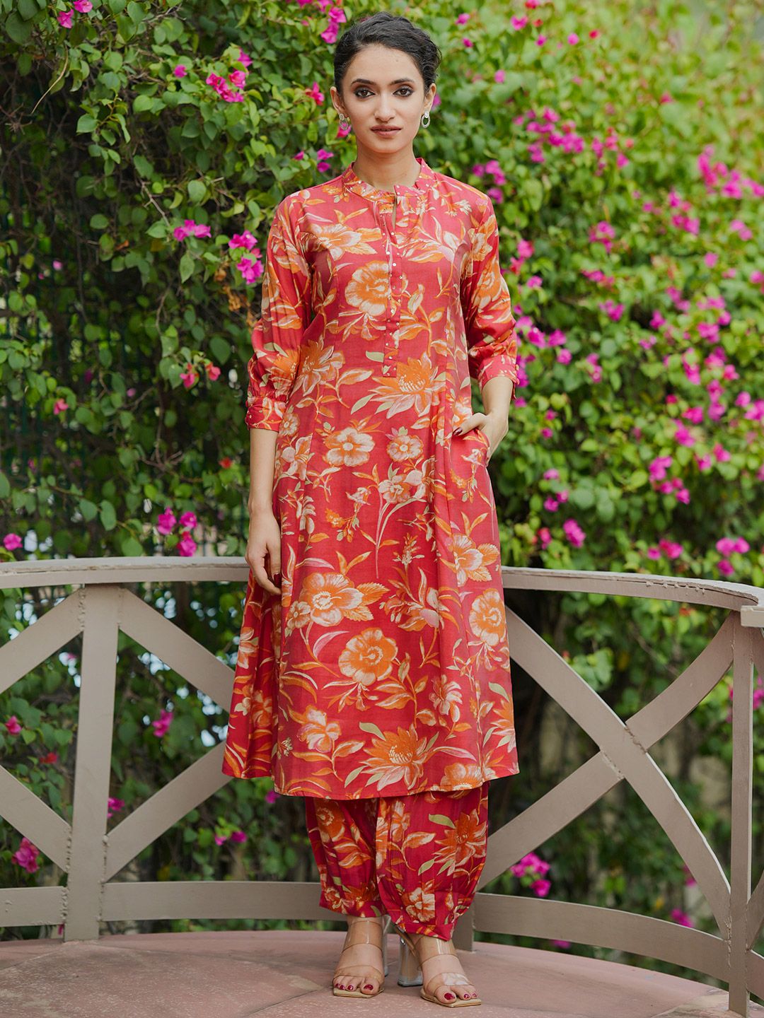 Libas Abstract Printed Regular Kurta with Salwar