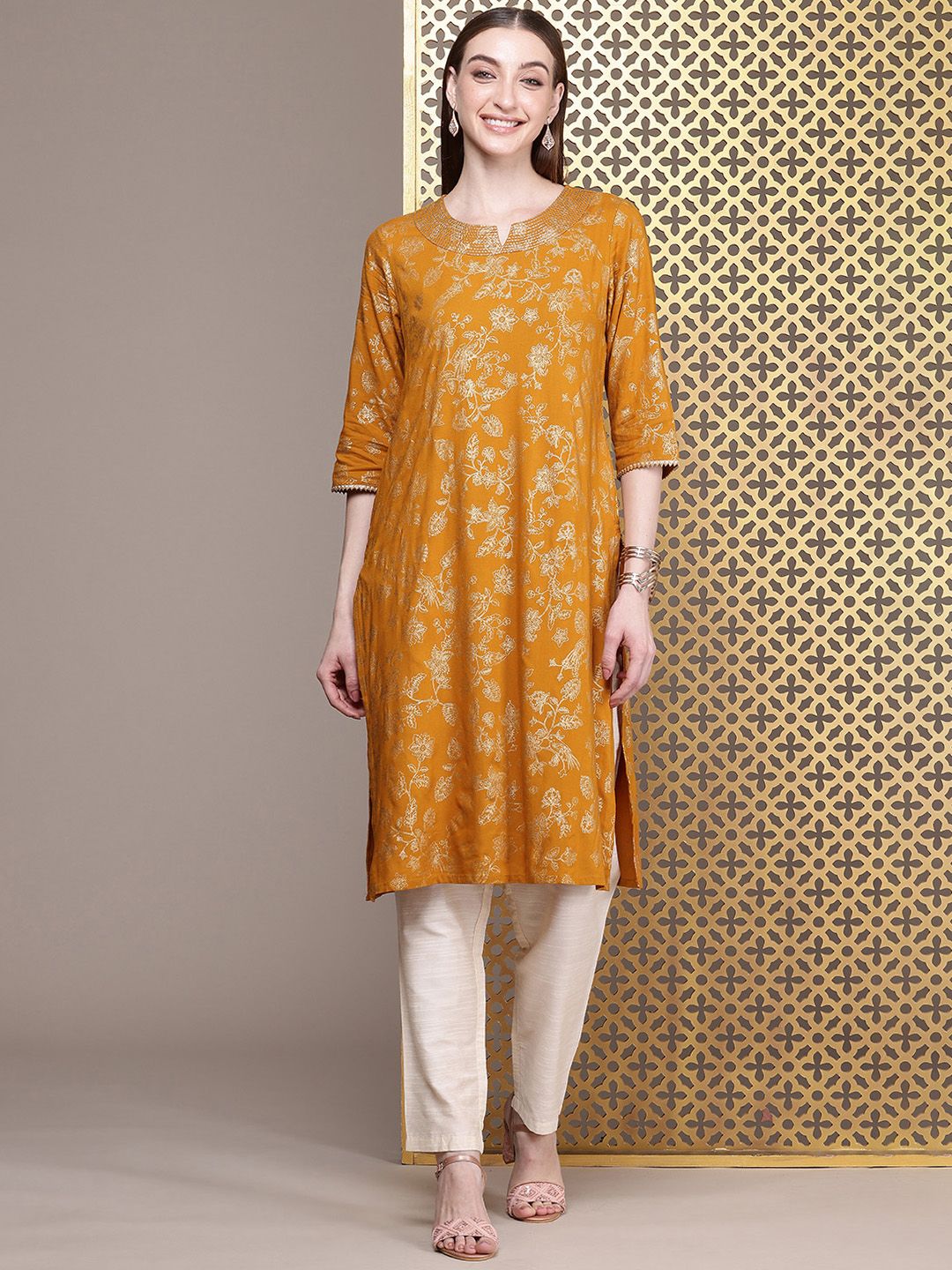 House of Pataudi Floral Printed Thread Work Detail Jashn Kurta